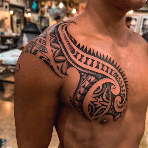 polynesian shoulder tattoo|polynesian shoulder tattoos for men.